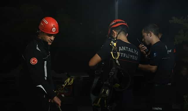 antalya itfaiyesinden nefes kesen kurtarma operasyonuna destek