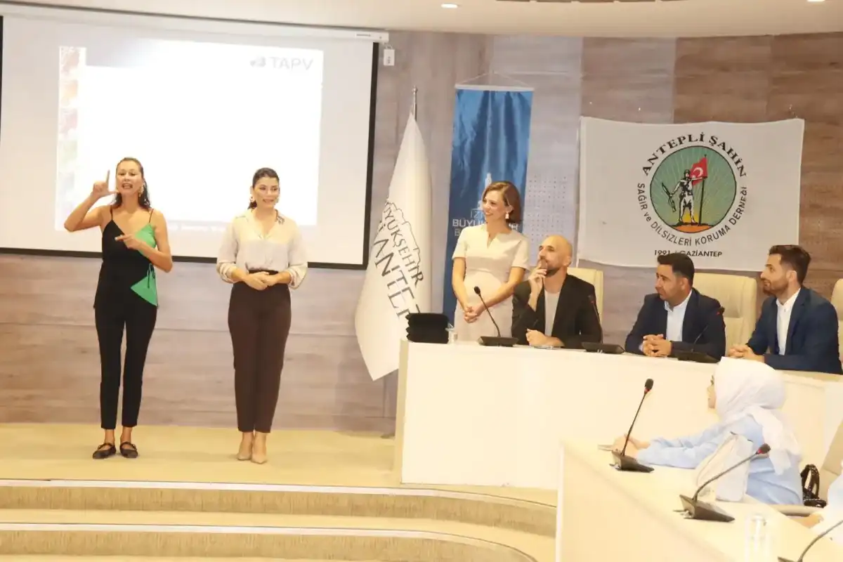 İzmir’den Batman ve Gaziantep’e Sağlık Yardımı 1 İzmir’den Batman ve Gaziantep’e Sağlık Yardımı