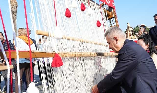 cumhuriyetimizin 102 yili izmirde coskuyla kutlaniyor