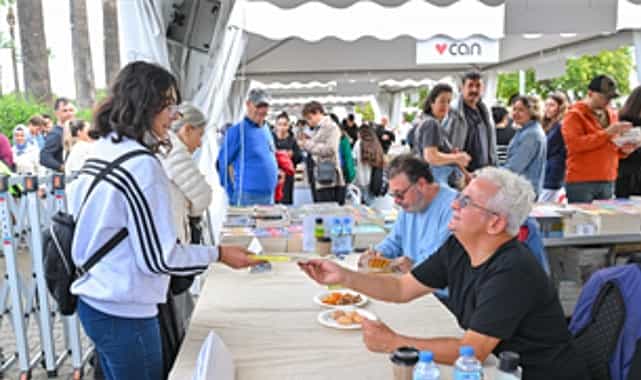 edebiyat dunyasinin kalbi kulturparkta atti