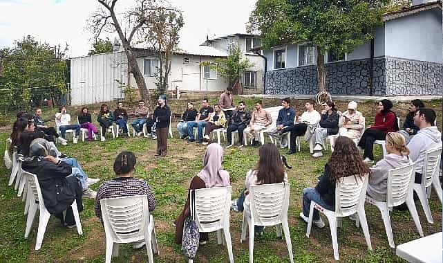 Gençler Nilüfer’in Üçpınar Mahallesi’nde bir araya geldi 1 gencler niluferin ucpinar mahallesinde bir araya geldi