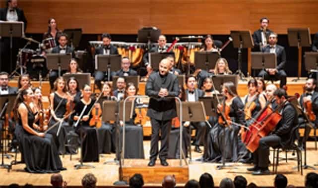 izmir oda orkestrasindan cumhuriyet bayramina ozel muhtesem konser