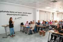 karsiyakanin 3 yas universitesinde ders zili caldi