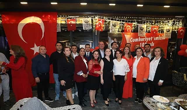 menderesin her noktasinda cumhuriyet coskusu