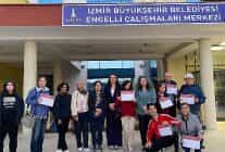 singapurlu art terapistten engelliler ve ailelerine sanatla terapi