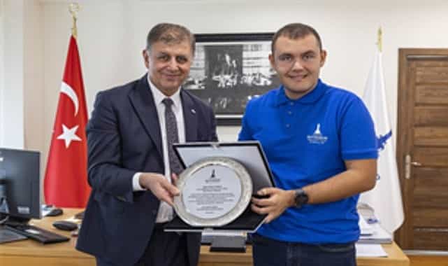 tarihi basarilara imza atan tuna baskan tugayla bulustu