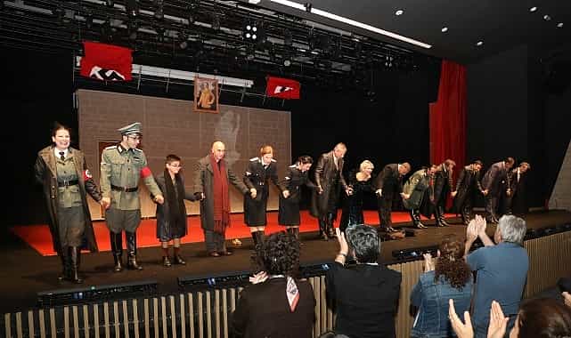 yasamak mi yoksa olmek mi atasehirde seyirciyle bulustu