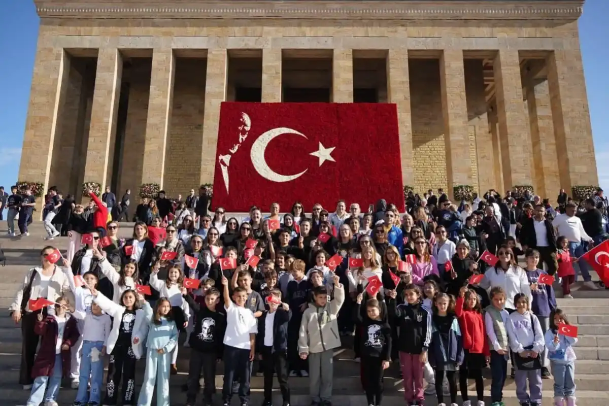 Anıtkabir, 10 Kasım’da 1 Milyon 219 Bin 148 Ziyaretçiyle Rekor Kırdı