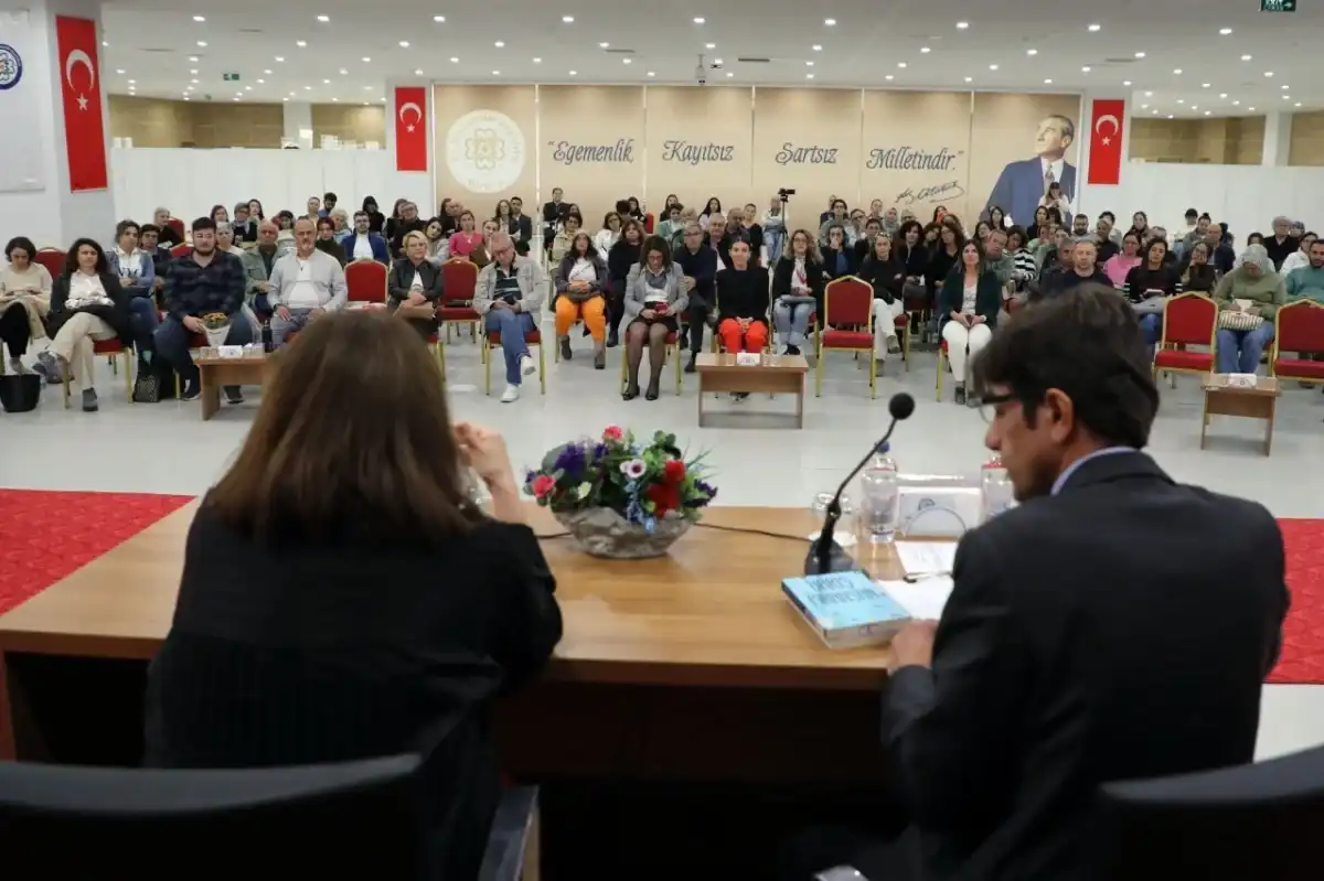 Muğla Büyükşehir Kitap Kulübü Okumayı Toplumsal Bir Etkinliğe Dönüştürüyor