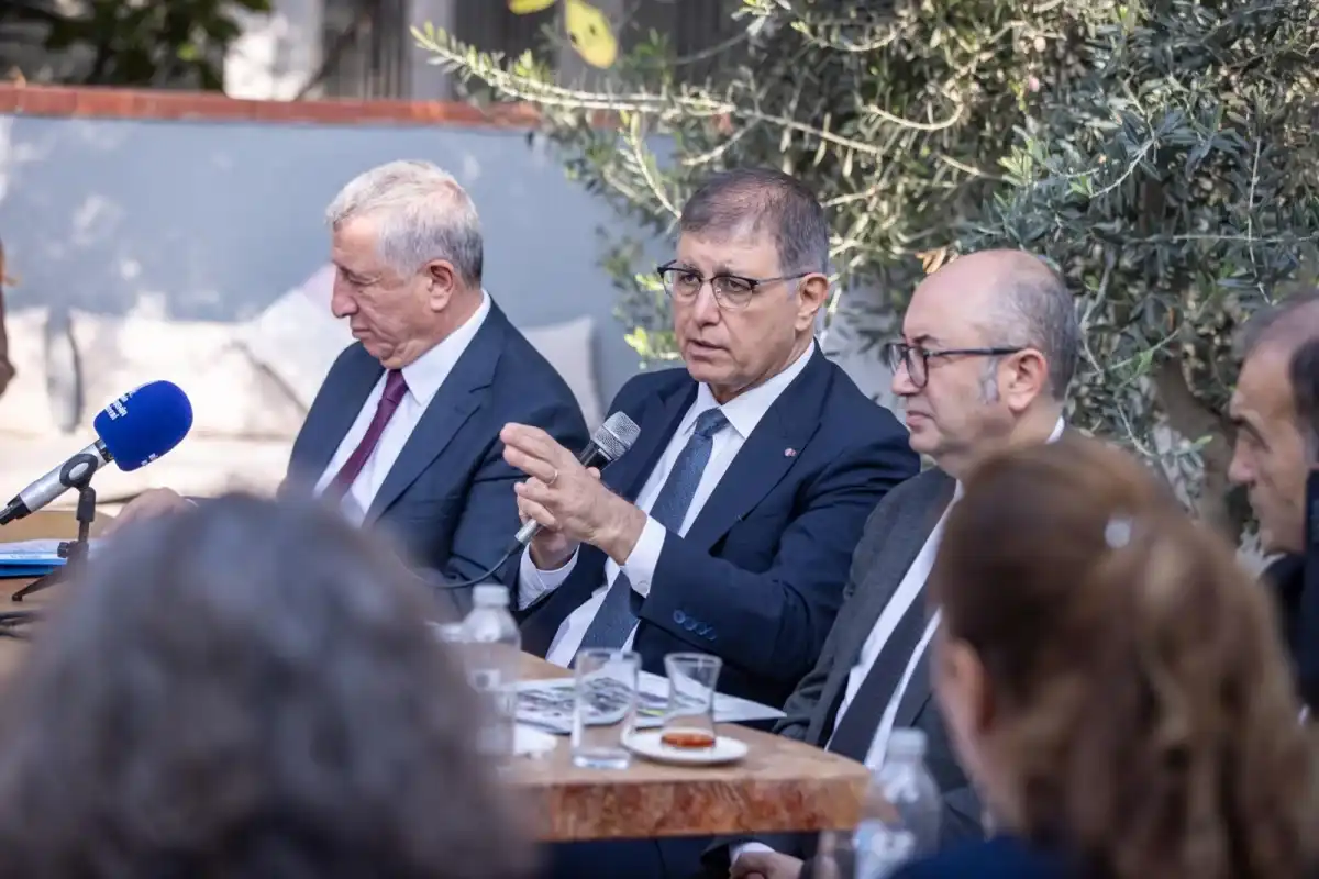 Tugay, Güzelbahçe Muhtarlarıyla Görüştü