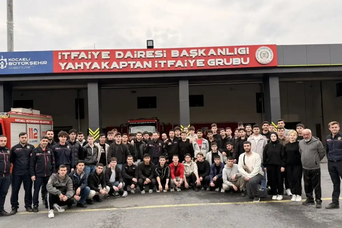 Kocaeli Üniversitesi İtfaiyeci Adayları, Kocaeli İtfaiyesi’ni Ziyaret Etti