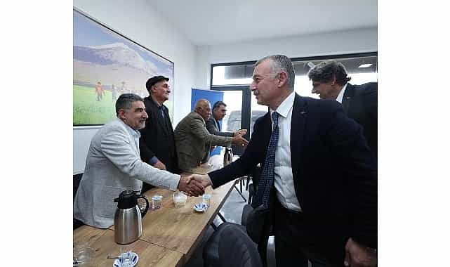 baskan buyukakin agrililarla bir araya geldi