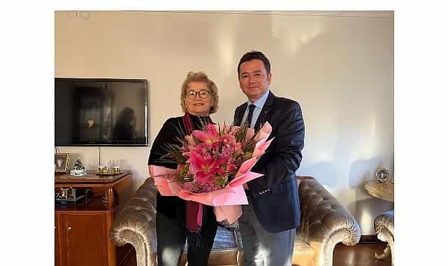 baskan erkan aydindan ogretmenler gununde anlamli ziyaretler