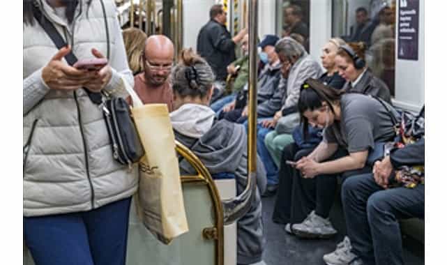 izmir metrosunda kesintisiz iletisim donemi basladi