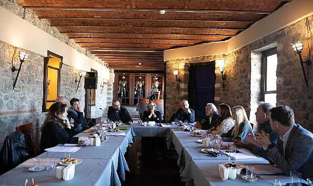 izmir sehir tiyatrolari danisma kurulu toplandi