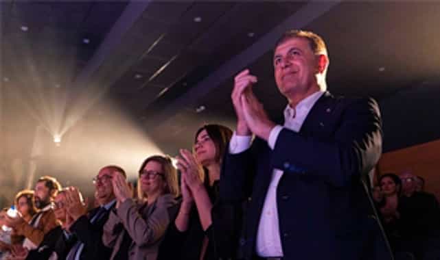 meltem cumbul ve levent uzumcu de sahnede