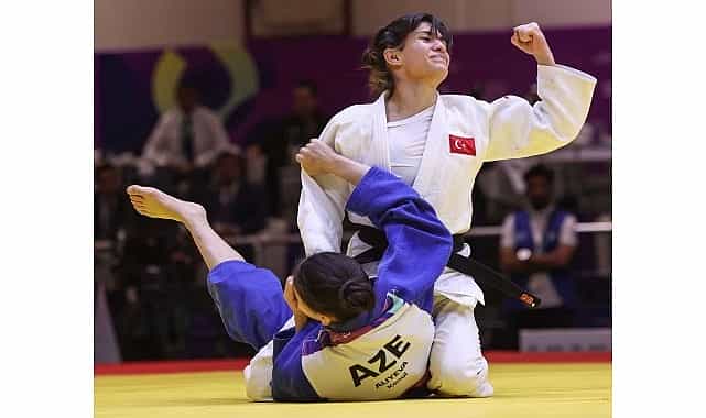 tugce bederden riyadda altin madalya