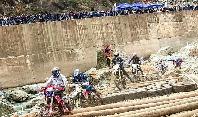 turkiye enduro ve atv sampiyonasi senoz vadisinde heyecan dolu anlara sahne oluyor