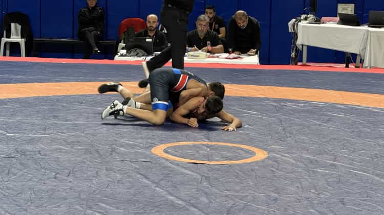 Karataylı Yıldız Güreşçiler Türkiye İkincisi Oldu