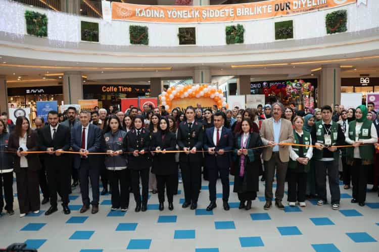 Erzurum’da kadınların ilham veren hikâyeleri sergilendi