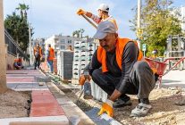 yenisehirde yol ve kaldirimlar yenileniyor