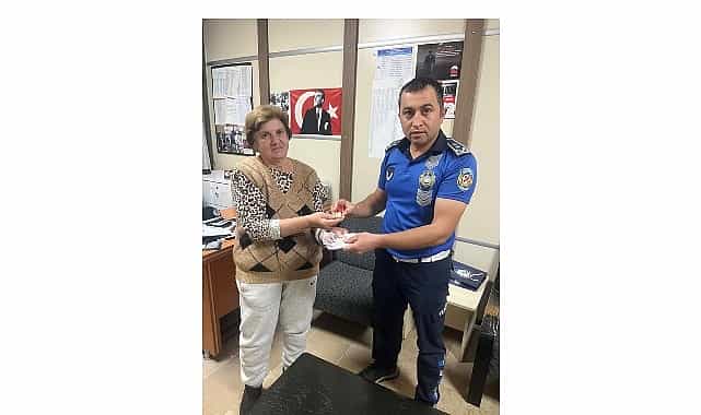 zabita ekiplerimiz kaybolan para ve ziynet esyasini sahibine teslim etti