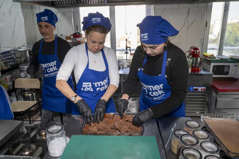 Büyükşehir’den MERCEK’te Yılbaşı Atölyeleri 1 Büyükşehir’den MERCEK’te Yılbaşı Atölyeleri