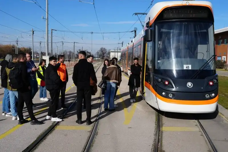 Eskişehir’de ESTÜ Öğrencilerine ESTRAM’da Teknik Eğitim