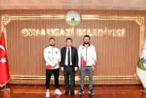 baskan aydin tarihi basari yakalayan kardesleri agirladi