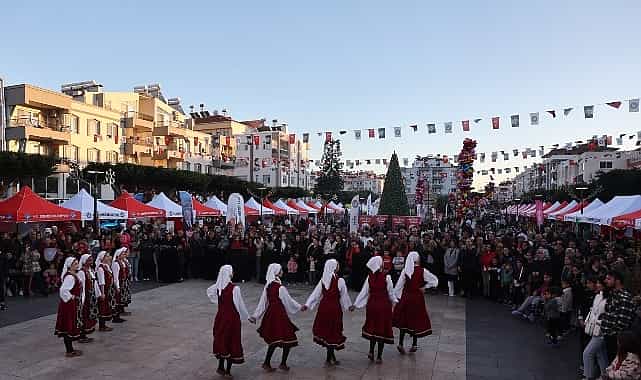 baskan vekili busra ozdemir noel baba festivaline katildi