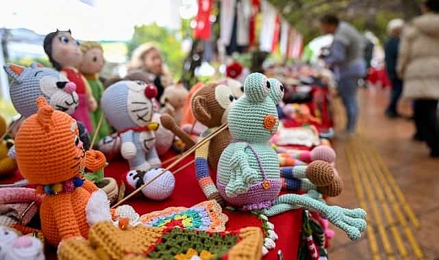 bornovada yilbasi hediyelik esya gunleri