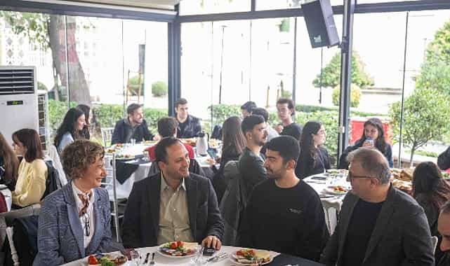 cydd bornovada yeni uyelerle bulusma