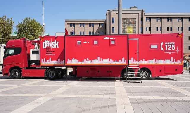 dask tiri istanbul meydanlarinda vatandaslarla bulusuyor