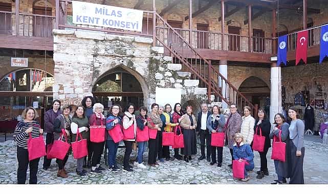 dikis atolyesi etkinliginde el emegi goz nuru cantalar uretildi