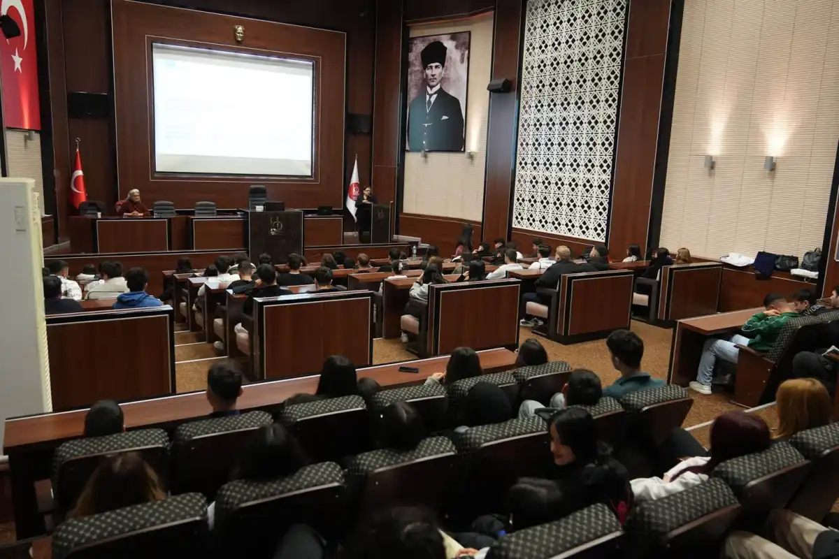 Keçiören’de Stajyer Öğrencilere Sağlık Eğitimi Verildi