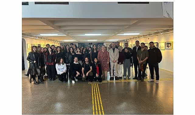 egeli ogrenciler karakalem sanatinda bulustu