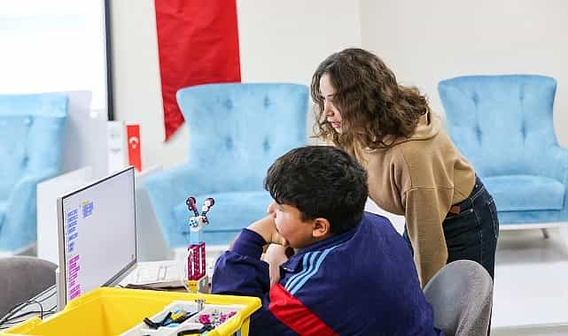 Geleceğin yazılımcıları Buca’da yetişiyor 1 gelecegin yazilimcilari bucada yetisiyor