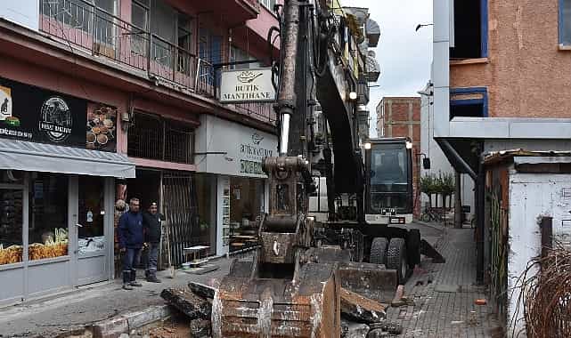 gemlikte yol calismalari hiz kesmeden devam ediyor