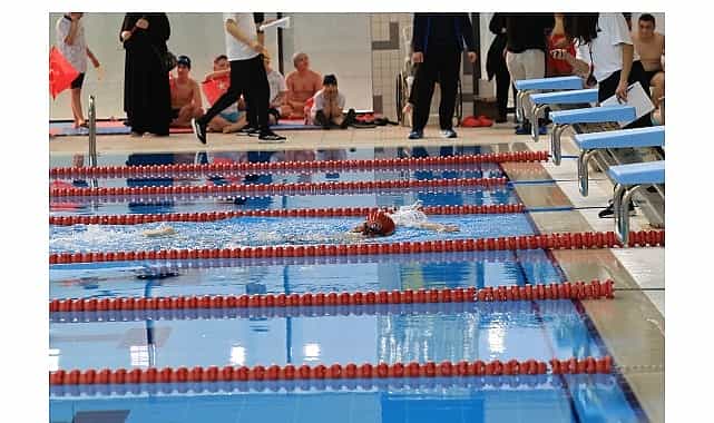 ibbden dunya engelliler gununde anlamli yuzme etkinligi