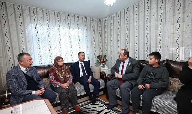 ilk ziyaret sehit ailelerine yapildi