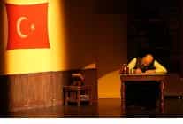 istiklal sairi akife tiyatro sahnesinde vefa