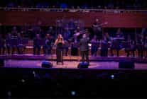 izmirliler iki ustanin anisina aassmde bulustu