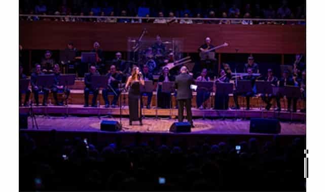 izmirliler iki ustanin anisina aassmde bulustu