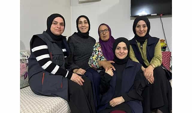 kartepede buyuklerin yalnizligina dokunan sicak bir el