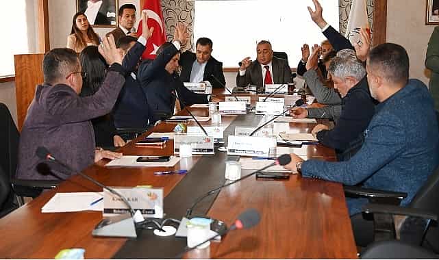 kemer belediyesinde yilin son meclisi yapildi