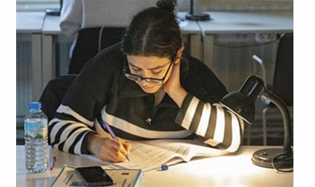 kitap kurtlari izmirin kutuphanelerini cok sevdi