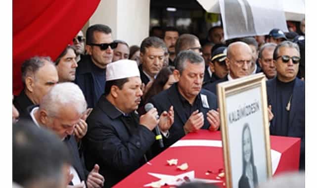 manisanin ilk kadin belediye baskani gulsah durbay son yolculuguna ugurlaniyor