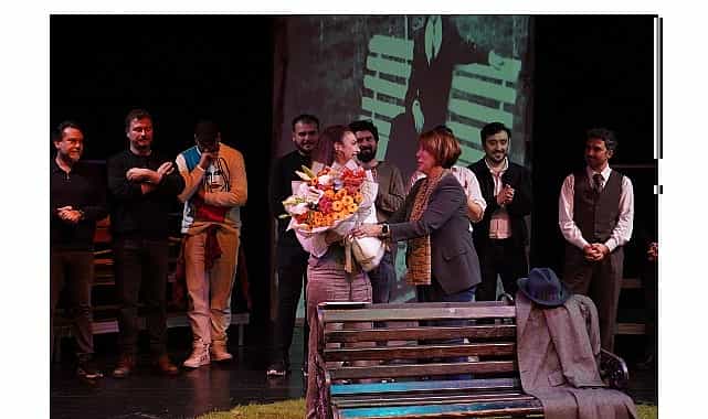 orhan veli siirleri muze gazhanede yankilandi