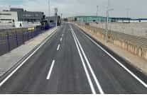 railportta asfalt ve yol cizgileri tamamlandi