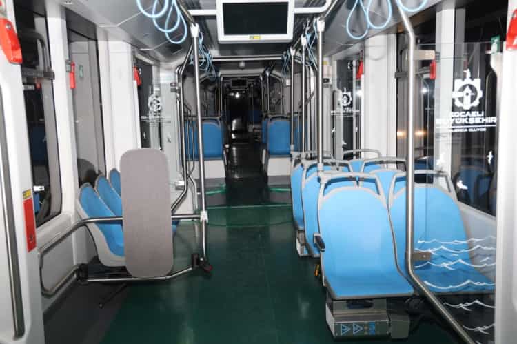 Kocaeli Raylı Sistemde Güçleniyor: 5 Tramvayın İlki Hizmete Başladı